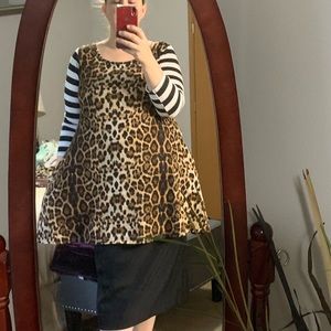 Cheetah shirt with striped sleeves